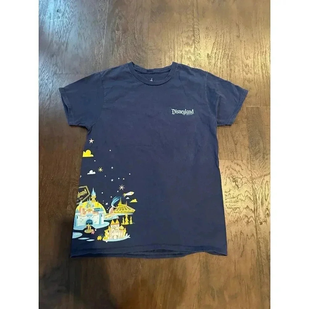 Disneyland resort Magic Kingdom Wrap Around Print Tee Shirt b42